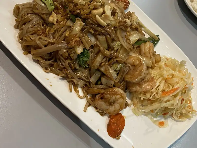 Pad thai z krewetkami